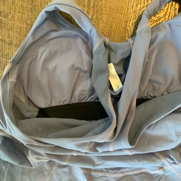 🏋️‍♀️Gap Adjustable Workout Top Size S - Picture 4 of 4